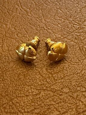 Gold Flower Stud Earrings